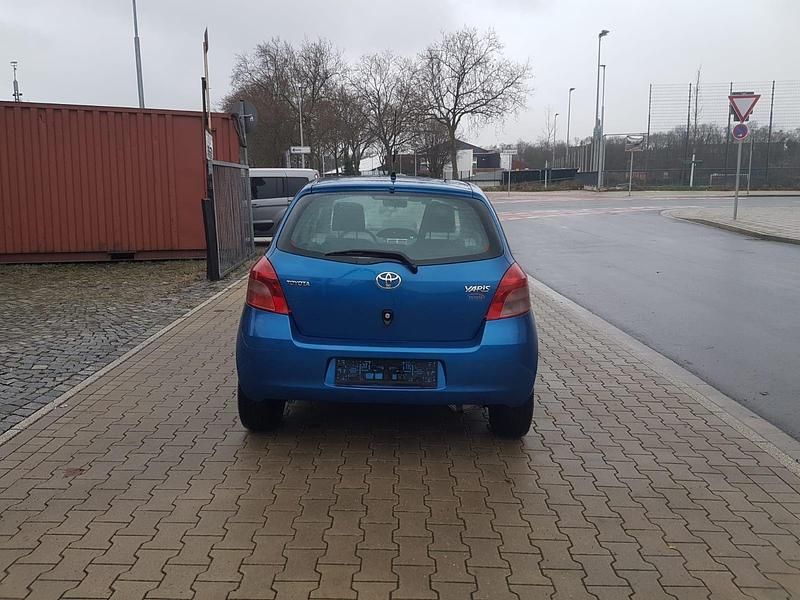 Gebraucht Toyota Yaris Sol 69 PS (50 kW) 2007 Blau Kleinwagen