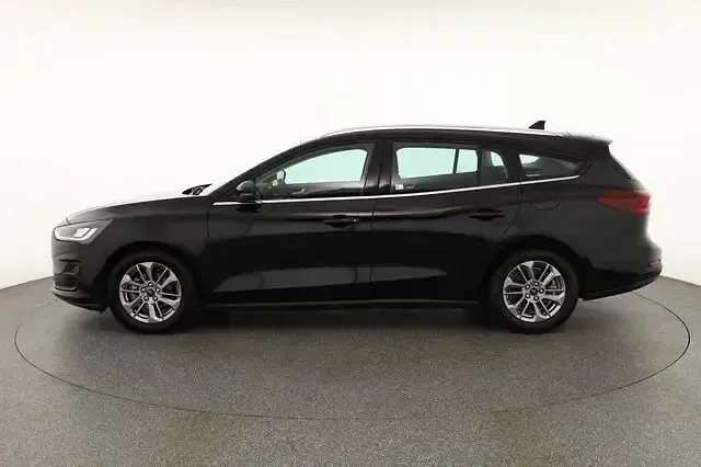 Gebraucht Ford Focus Titanium 125 PS (91 kW) 2023 Schwarz Kombi