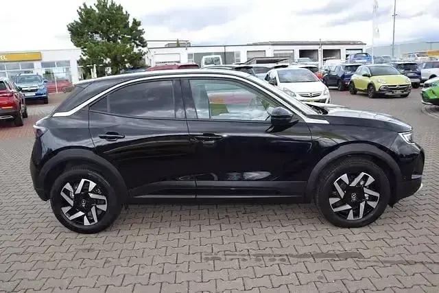 Używany Opel Mokka Elegance 101 KM (74 kW) 2021 Czarny SUV
