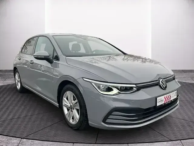 Gebraucht VW Golf VIII Life 150 PS (110 kW) 2020 Grau Kleinwagen