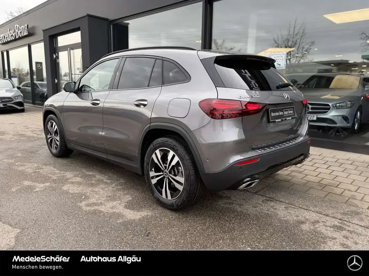 Usata Mercedes GLA200 Progressive 163 CV (119 kW) 2026 Grigio SUV