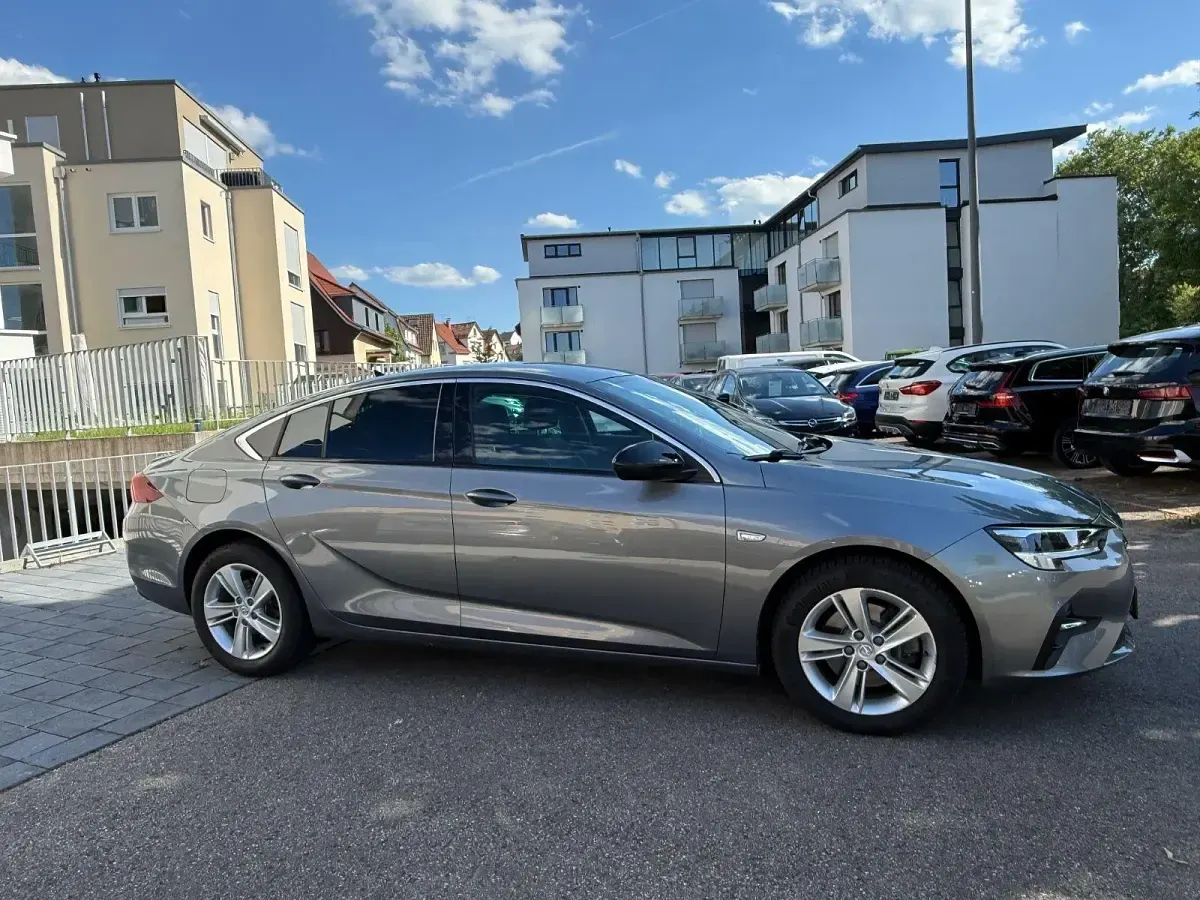 Gebraucht Opel Insignia Elegance 174 PS (127 kW) 2021 Grau Limousine