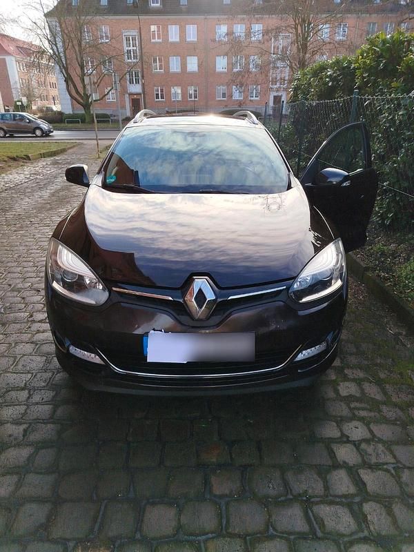 Gebraucht Renault Mégane Bose Edition 131 PS (96 kW) 2014 Braun Limousine