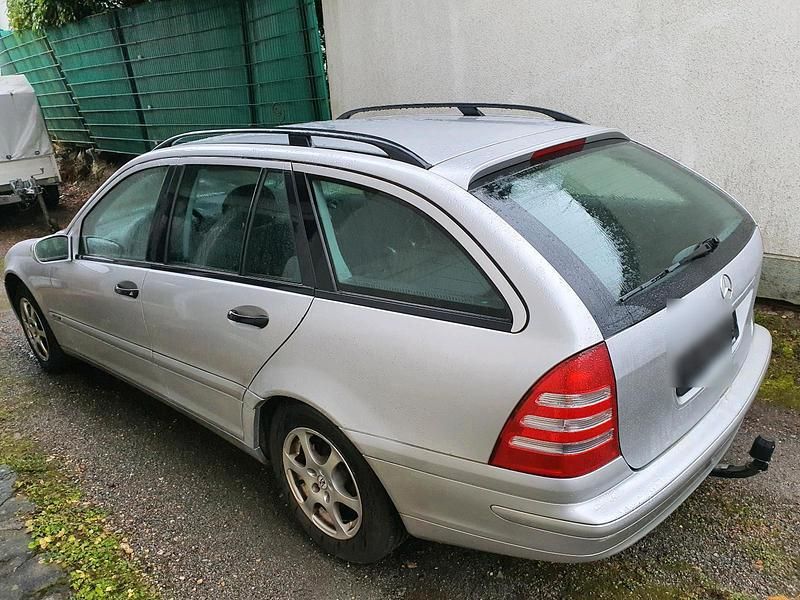 Gebraucht Mercedes C180 Classic 143 PS (105 kW) 2003 Silber Kombi