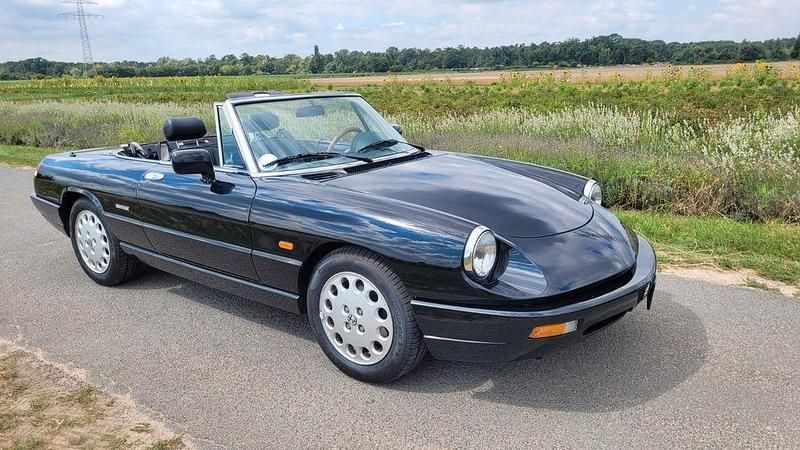Schwarz Gebraucht 1992 Alfa Romeo Spider Cabrio | 15.500 € - Bild 1/4