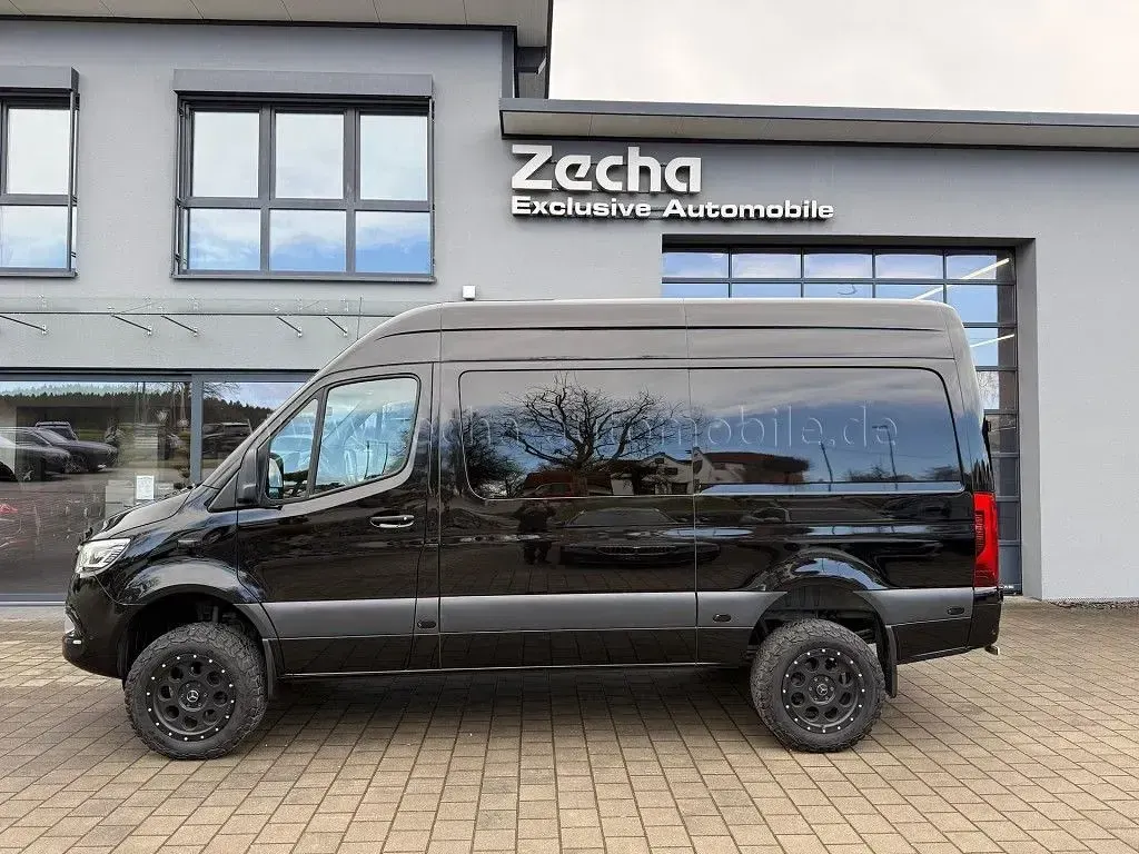 Używany Mercedes Sprinter 190 KM (139 kW) 2021 Czarny Van