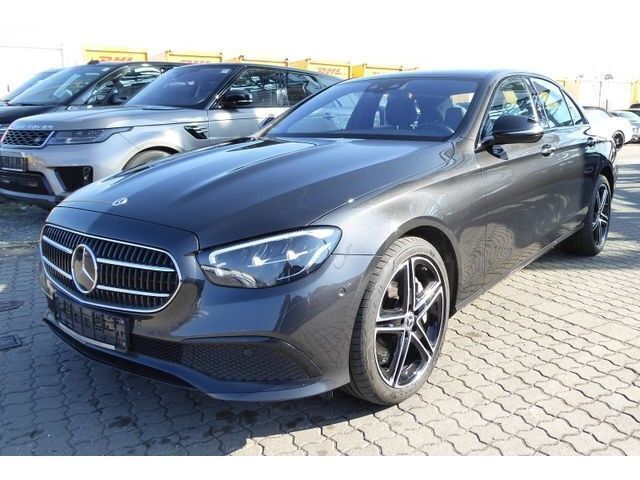 Grau Gebraucht 2022 Mercedes E300 Avantgarde Limousine | 26.980 € (Etwas zu teuer) - Bild 1/4