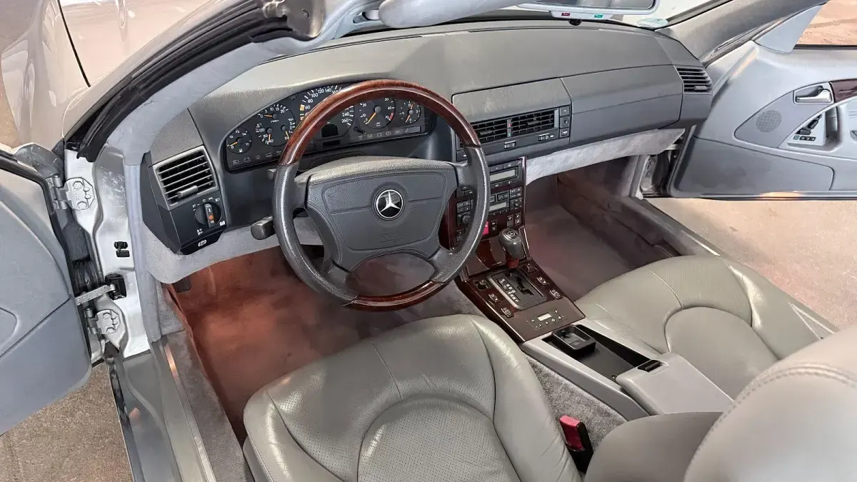 Gebraucht Mercedes SL320 231 PS (169 kW) 1997 Silber Cabrio