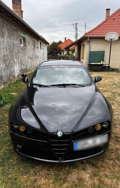 Schwarz Gebraucht 2011 Alfa Romeo 159 Kombi | 3.200 € (Etwas zu teuer) - Bild 1/4