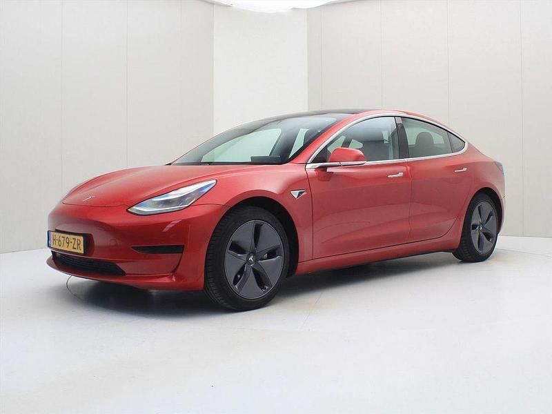 Rot Gebraucht 2020 Tesla Model 3 Standard Range Limousine | 21.900 € (Fairer Preis) - Bild 1/4