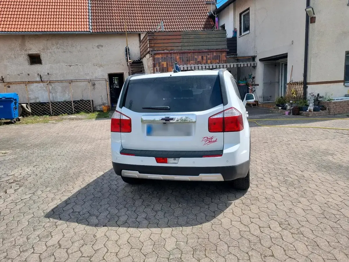Gebraucht Chevrolet Orlando 163 PS (119 kW) 2013 Weiß Van / Kleinbus