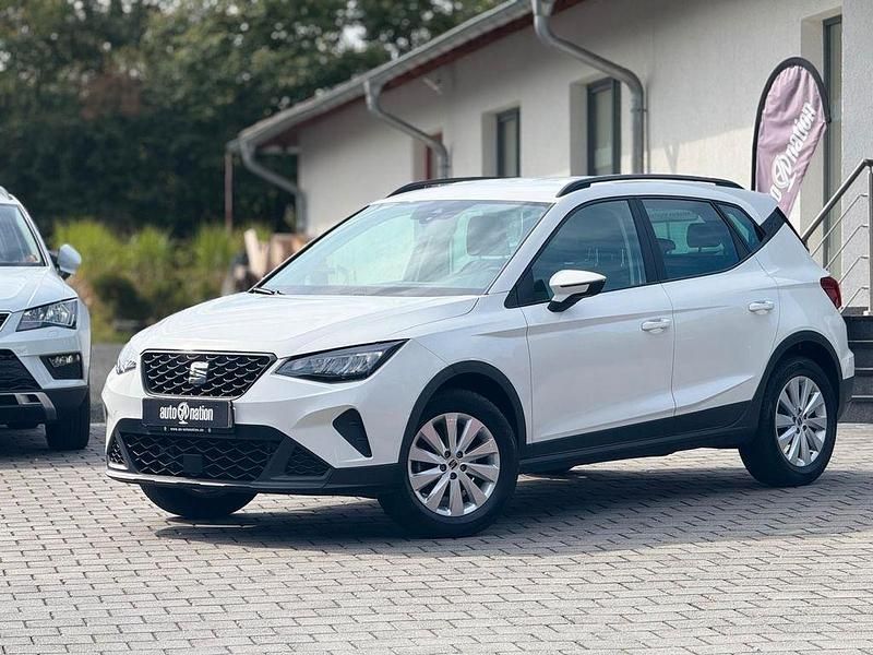 Weiß Gebraucht 2023 Seat Arona Style SUV | 15.740 € (Guter Preis) - Bild 1/4