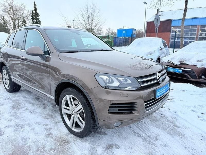 Braun Gebraucht 2012 VW Touareg SUV | 11.699 € (Guter Preis) - Bild 1/4