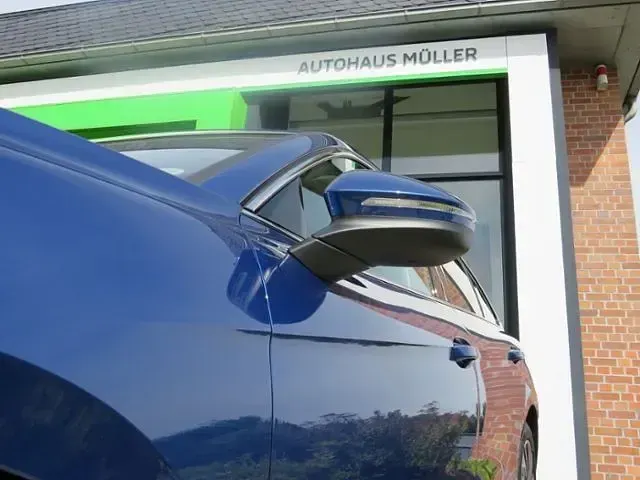 Gebraucht Skoda Superb Selection 150 PS (110 kW) 2025 Blau Kombi