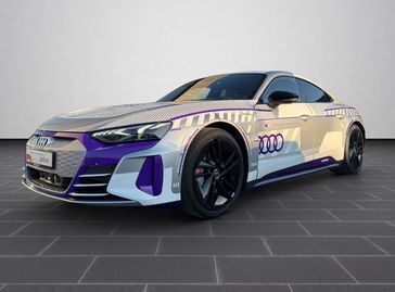Silber Gebraucht 2023 Audi RS e-tron GT Sport Limousine | 139.880 € - Bild 1/3