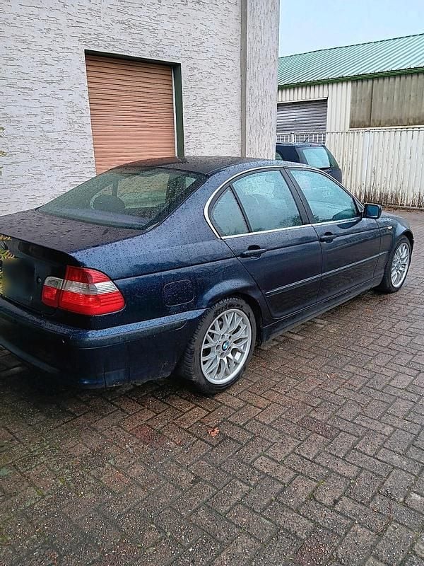 Gebraucht BMW 320 170 PS (125 kW) 2003 Blau Limousine