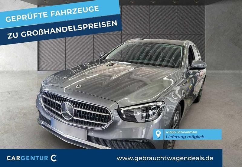 Grau Gebraucht 2022 Mercedes E220 Avantgarde Limousine | 32.595 € (Superpreis) - Bild 1/3