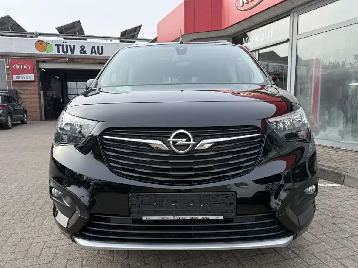 Gebraucht Opel Combo Life Innovation 131 PS (96 kW) 2018 Schwarz Van / Kleinbus