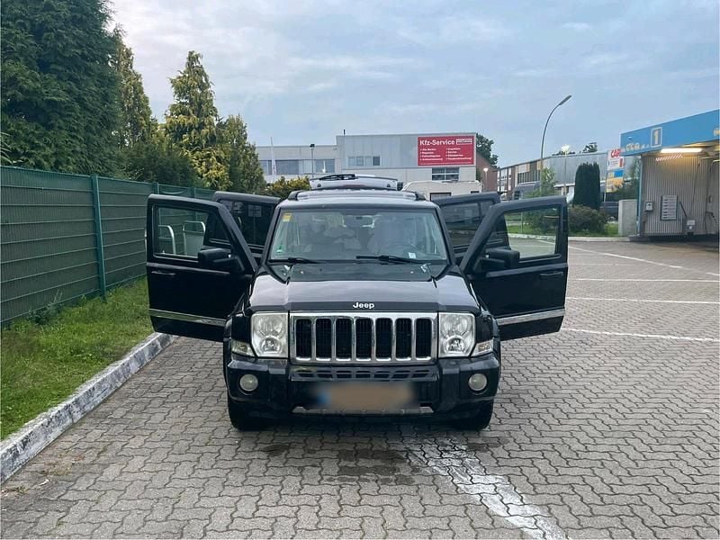 Second-hand Jeep Commander 218 CP (160 kW) 2007 Negru SUV