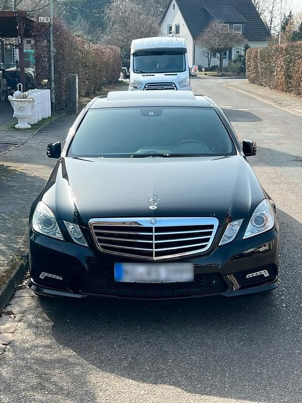 Gebraucht Mercedes E500 AMG 388 PS (285 kW) 2011 Schwarz Limousine