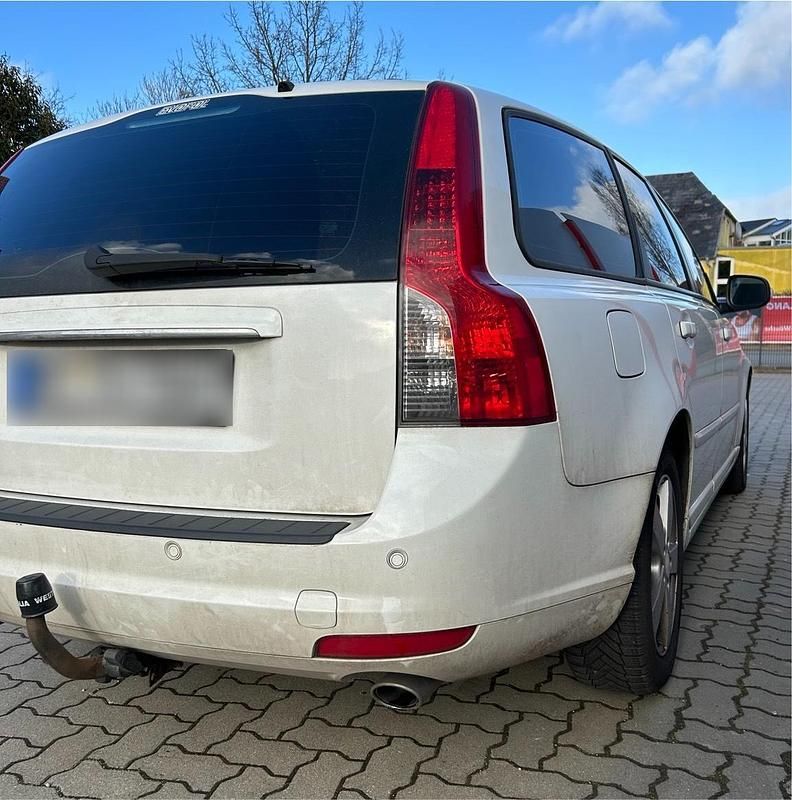 Gebraucht Volvo V50 150 PS (110 kW) 2012 Weiß Kombi