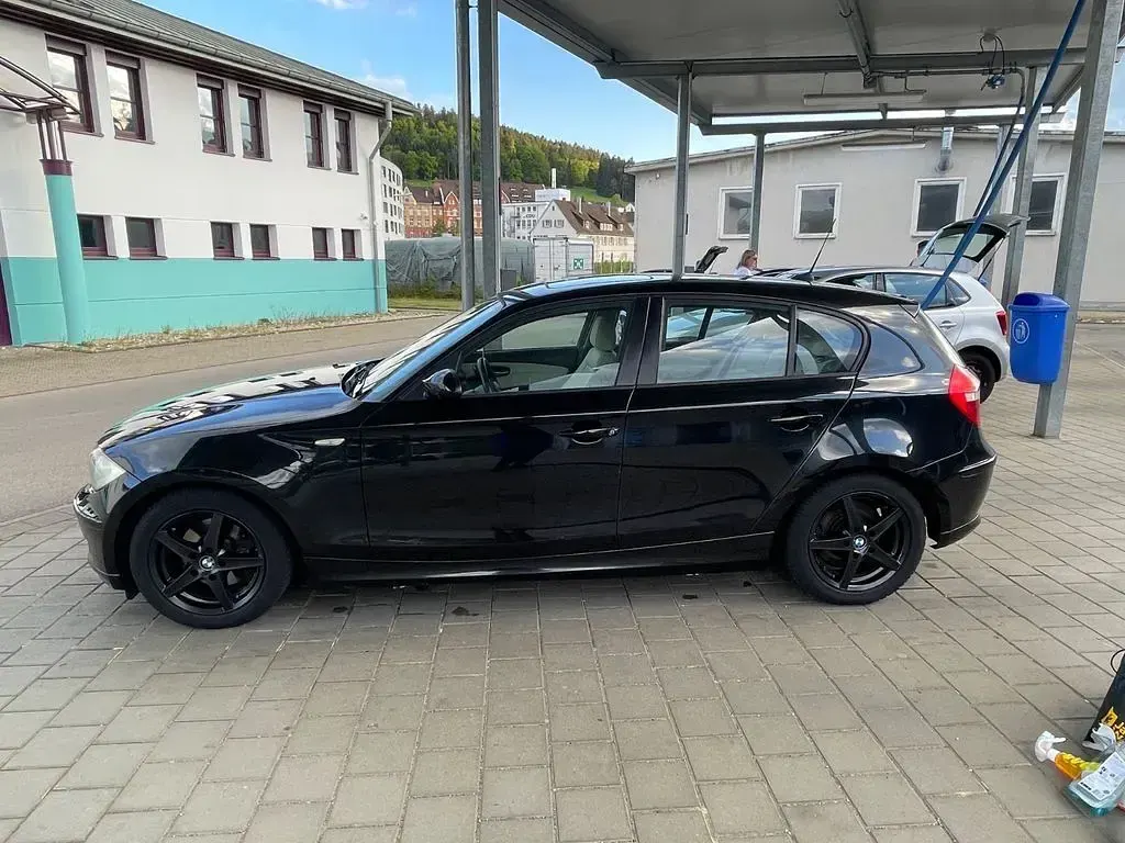 Gebraucht BMW 120 177 PS (130 kW) 2007 Schwarz Kleinwagen