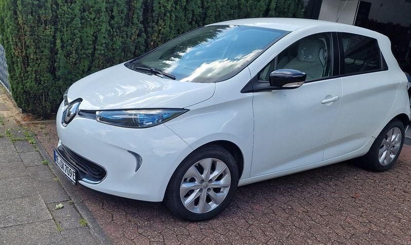 Weiß Gebraucht 2018 Renault Zoe Intens Kleinwagen | 9.400 € (Fairer Preis) - Bild 1/4