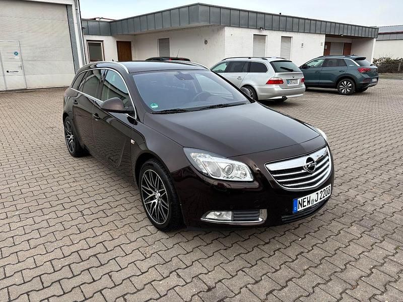 Braun Gebraucht 2013 Opel Insignia Active Kombi | 5.800 € (Guter Preis) - Bild 1/4