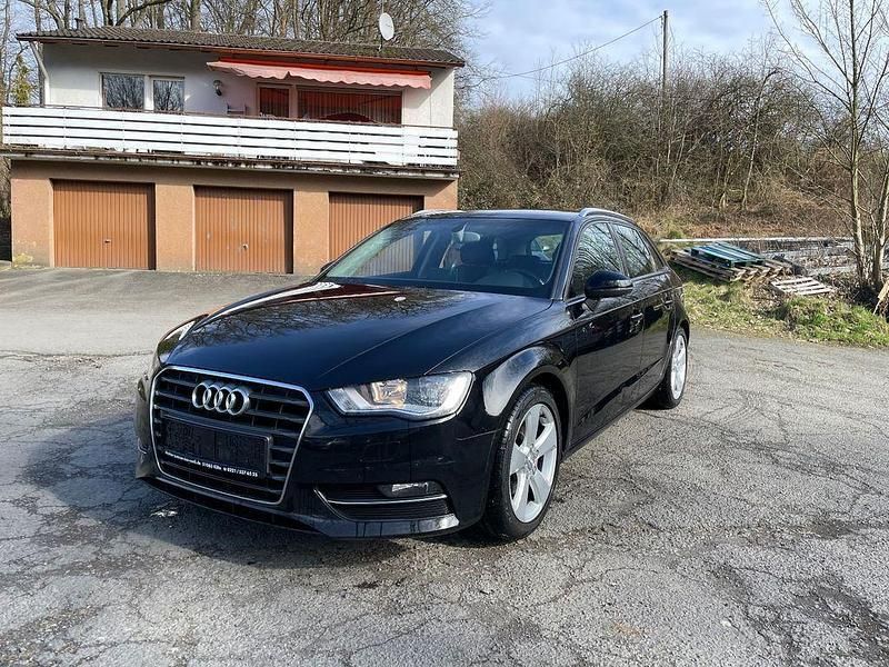 Schwarz Gebraucht 2013 Audi A3 Sportback Ambition Limousine | 7.999 € (Fairer Preis) - Bild 1/4