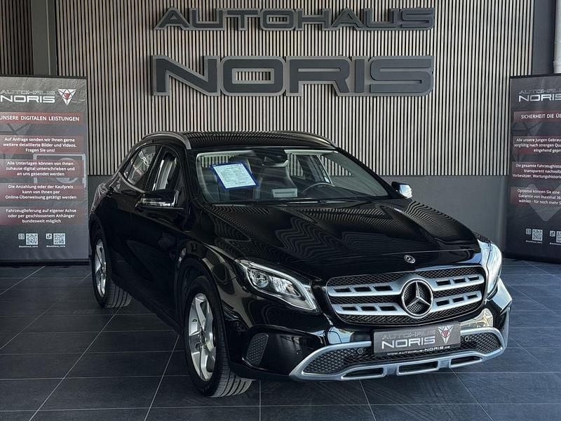 Schwarz Gebraucht 2019 Mercedes GLA200 SUV | 18.890 € (Superpreis) - Bild 1/4