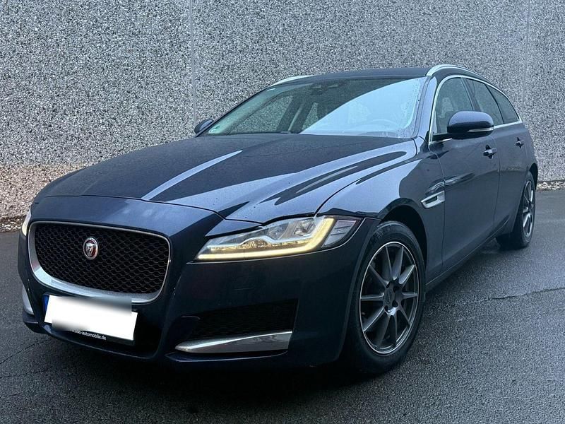 Gebraucht Jaguar XF Sportbrake Prestige 250 PS (183 kW) 2019 Blau Kombi
