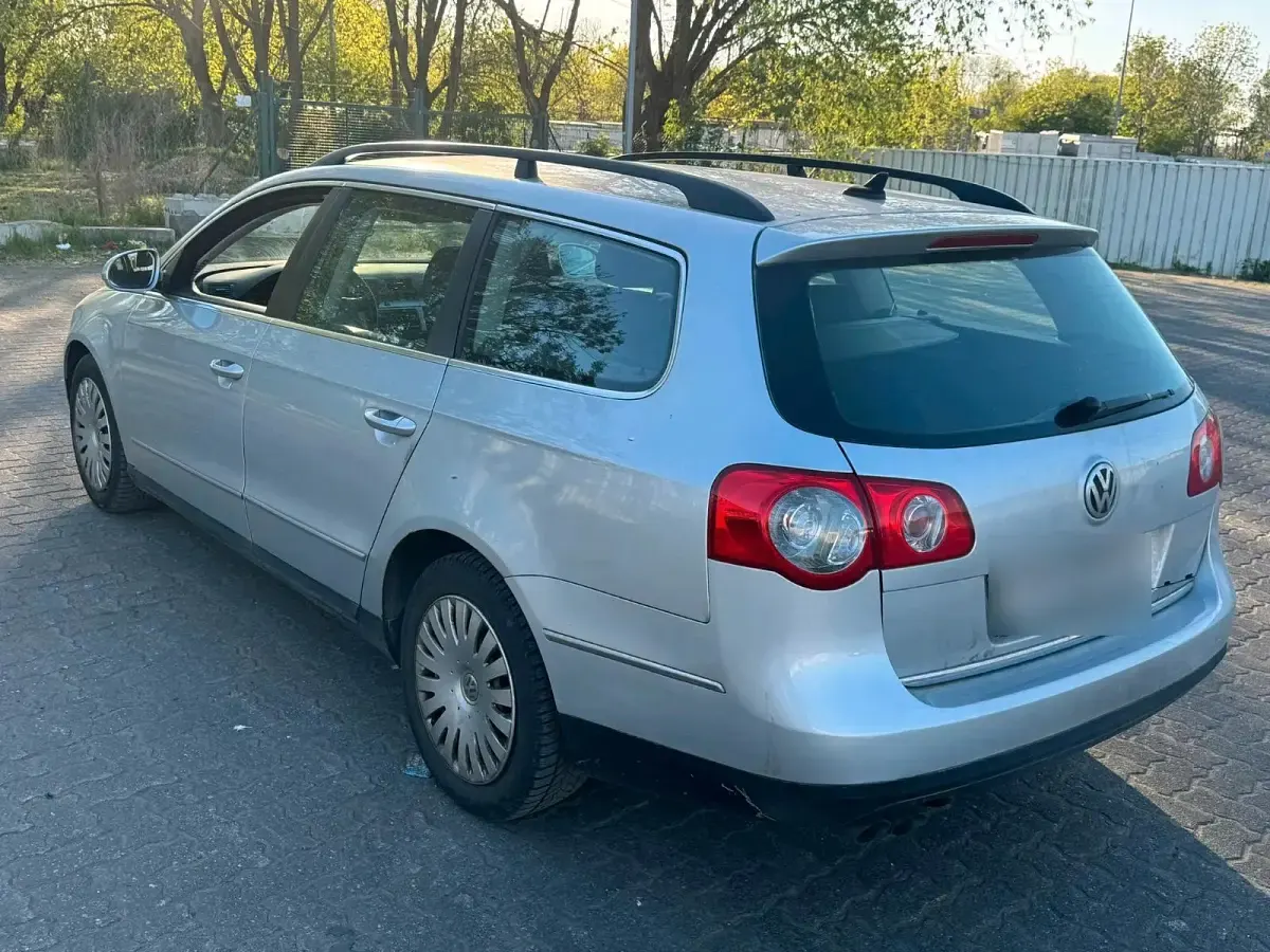 Gebraucht VW Passat 110 PS (80 kW) 2010 Silber Kombi