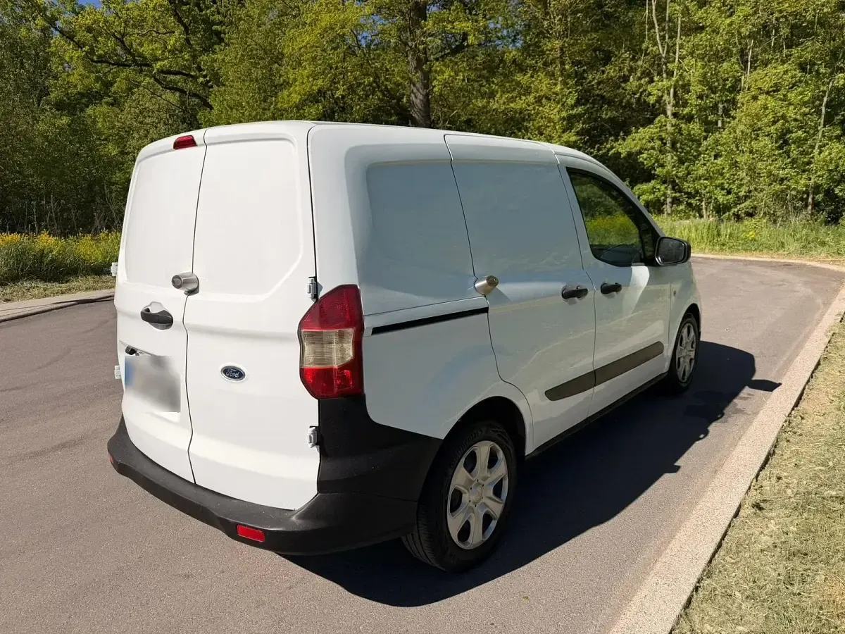 Second-hand Ford Transit 101 CP (74 kW) 2021 Alb Monovolum