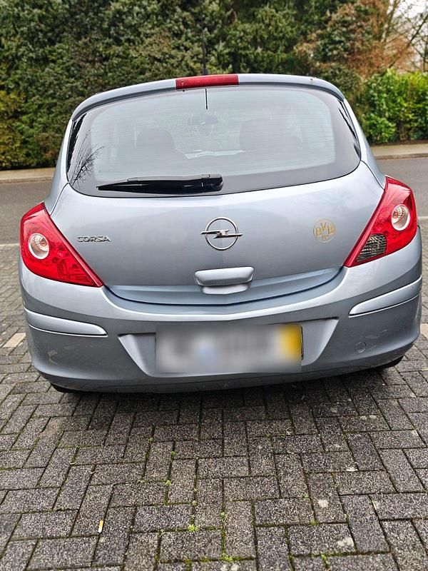 Gebraucht Opel Corsa 80 PS (58 kW) 2008 Silber Kleinwagen