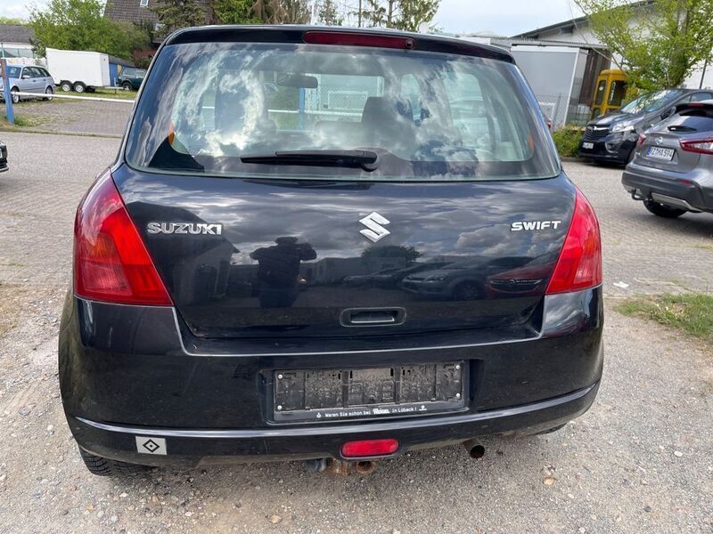 Schwarz Gebraucht 2006 Suzuki Swift Comfort Limousine | 1.700 € (Guter Preis) - Bild 1/4
