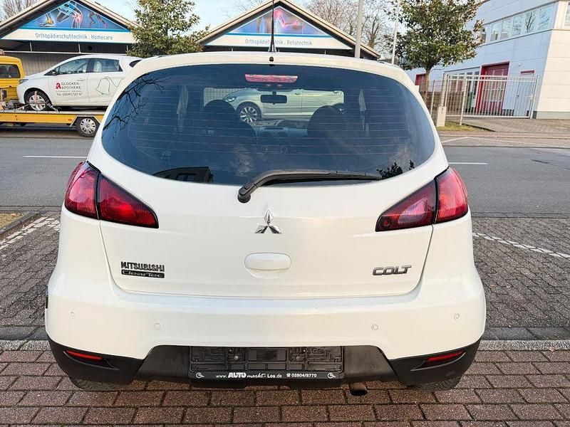 Gebraucht Mitsubishi Colt 75 PS (55 kW) 2012 Weiß Kleinwagen