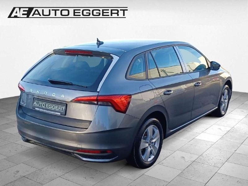 Neu Skoda Scala Essence 116 PS (85 kW) 2025 Graphitegrau metallic Kleinwagen