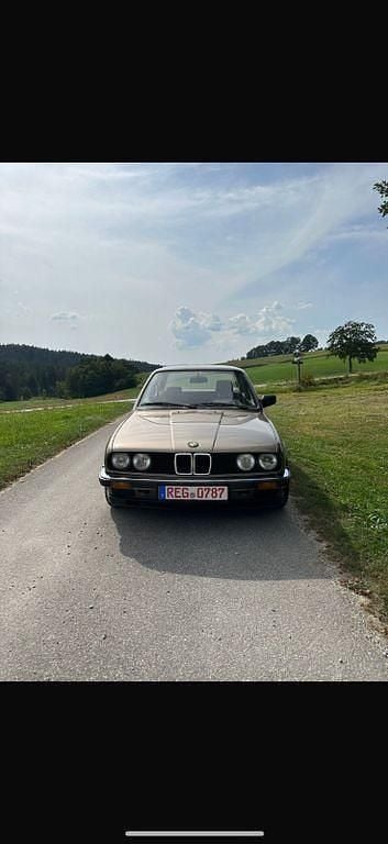 Beige Gebraucht 1984 BMW 316 Coupé | 10.000 € - Bild 1/4