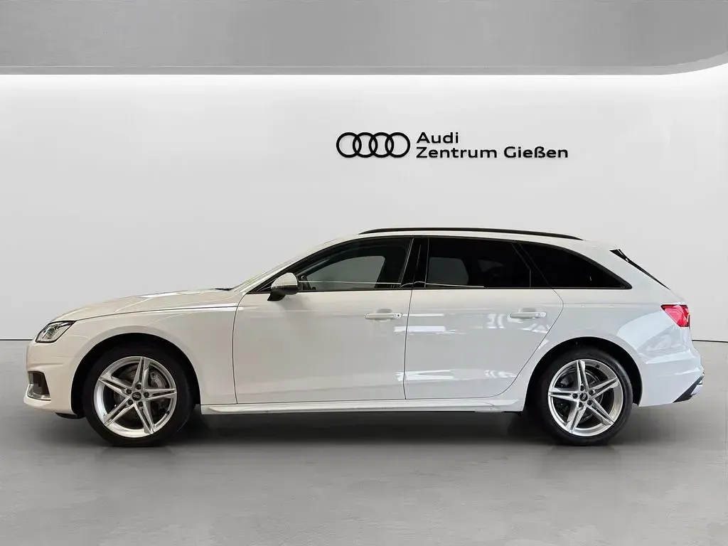 Gebraucht Audi A4 Advanced 204 PS (150 kW) 2023 Weiß Kombi