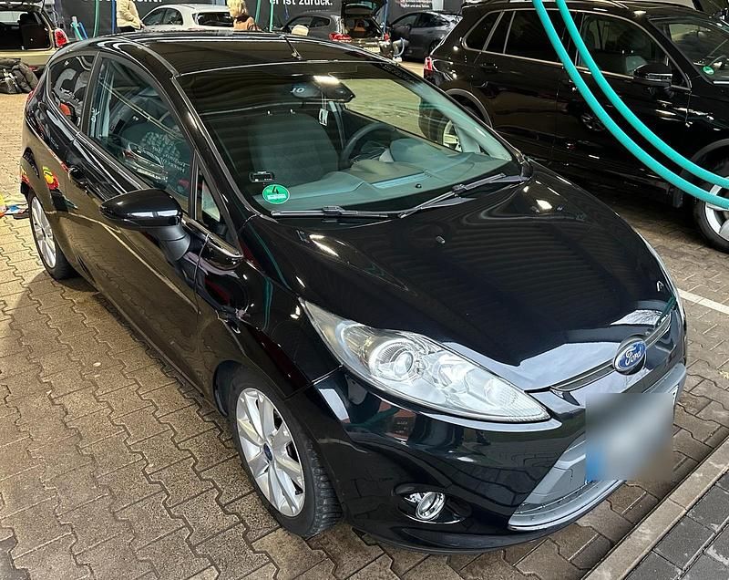 Schwarz Gebraucht 2009 Ford Fiesta Kleinwagen | 2.500 € - Bild 1/4