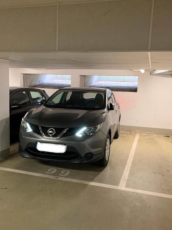 Gebraucht Nissan Qashqai 115 PS (84 kW) 2015 Grau SUV