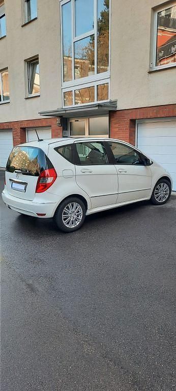 Gebraucht Mercedes A160 Elegance 95 PS (69 kW) 2012 Weiß Van / Kleinbus