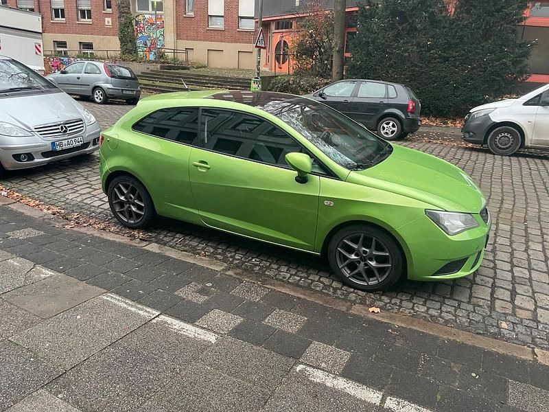 Grün Gebraucht 2012 Seat Ibiza Limousine | 3.500 € (Superpreis) - Bild 1/4