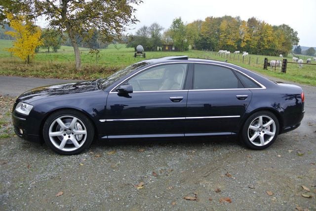 Gebraucht Audi A8 326 PS (239 kW) 2005 Blau Limousine