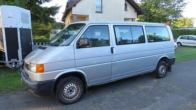 Gebraucht VW Caravelle 102 PS (75 kW) 2002 Silber Van / Kleinbus