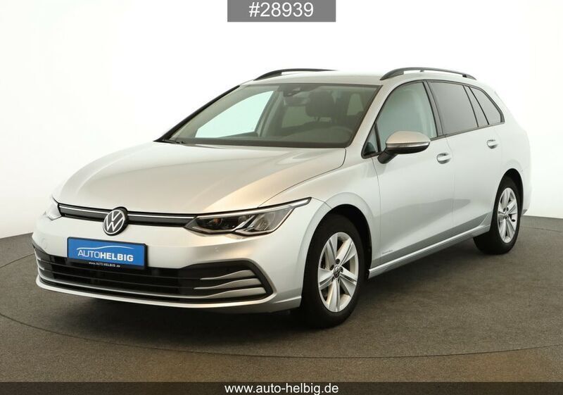 Reflexsilber metallic Gebraucht 2023 VW Golf VIII Life Kombi | 20.590 € (Superpreis) - Bild 1/4