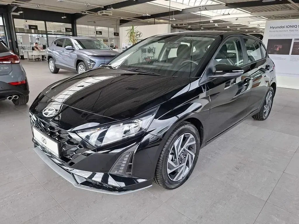 Nowe Hyundai i20 Select 101 KM (74 kW) 2025 Czarny Sedan/Limuzyna