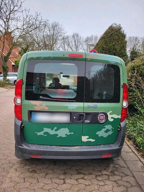 Gebraucht Fiat Doblò 100 PS (73 kW) 2014 Grün Van / Kleinbus