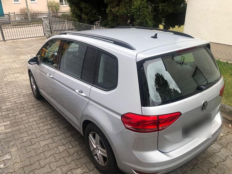 Gebraucht VW Touran Highline 150 PS (110 kW) 2017 Silber Van / Kleinbus