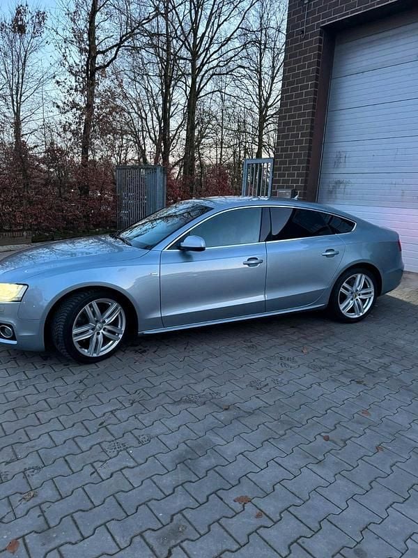 Silber Gebraucht 2011 Audi A5 S-Line Coupé | 9.950 € (Fairer Preis) - Bild 1/4